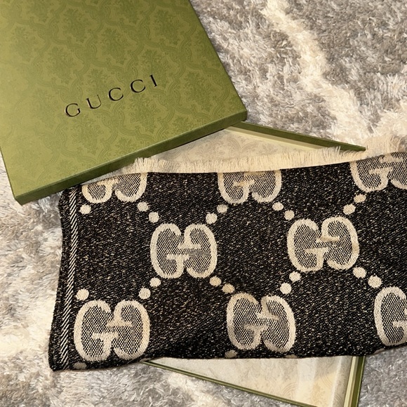 Gucci Scarf - Picture 2 of 3